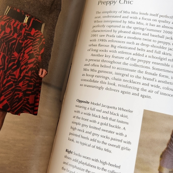 Little Book of PRADA, Hard cover, blue with black 160 pages - Picture 4 of 6